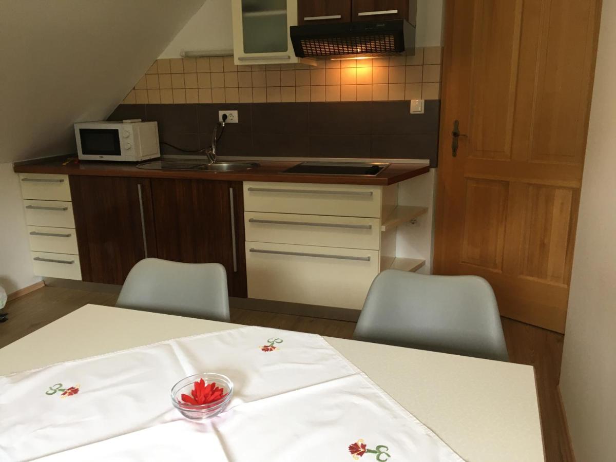 Apartments Pri Bostjanovcu Gorenja Vas  Exteriör bild