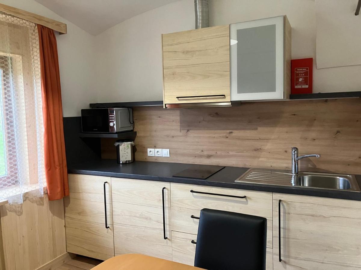 Apartments Pri Bostjanovcu Gorenja Vas  Exteriör bild