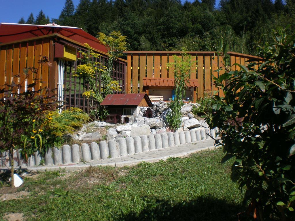 Apartments Pri Bostjanovcu Gorenja Vas  Exteriör bild