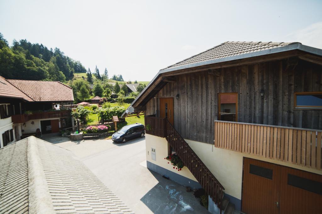 Apartments Pri Bostjanovcu Gorenja Vas  Exteriör bild